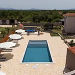 Holiday home 5 Bedroom Amazing In