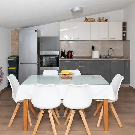 5 Bedroom Amazing In Σπίτι διακοπών *