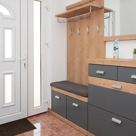 5 Bedroom Amazing In * Bogatic