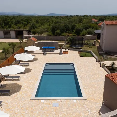 Holiday home 5 Bedroom Amazing In