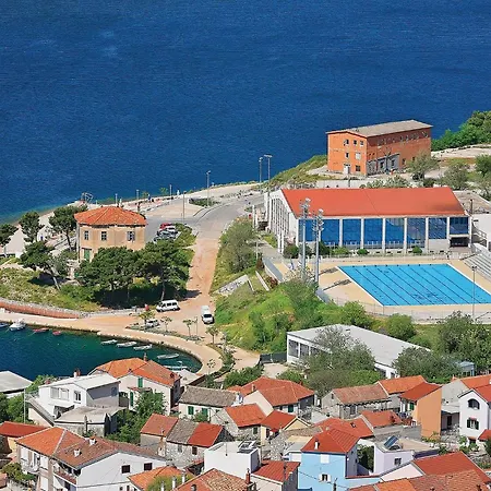 5 Bedroom Amazing In Holiday home Bogatic
