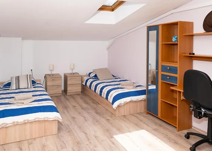 5 Bedroom Amazing In Сasa de vacaciones