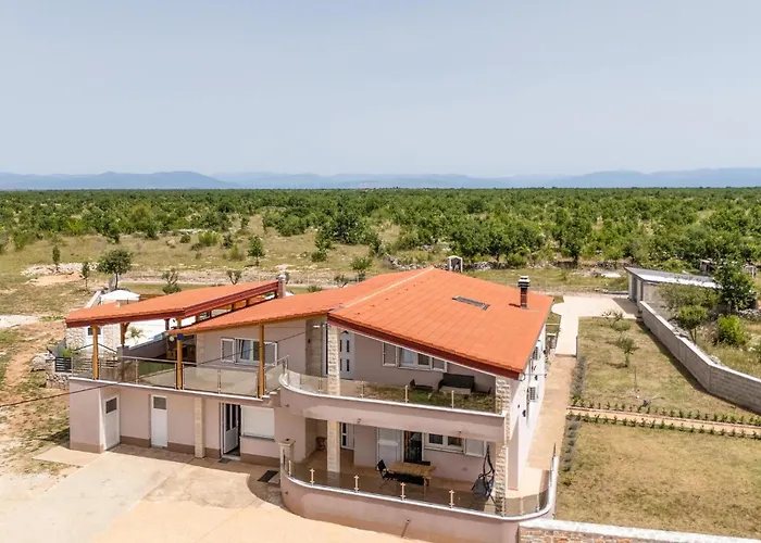 Сasa de vacaciones 5 Bedroom Amazing In