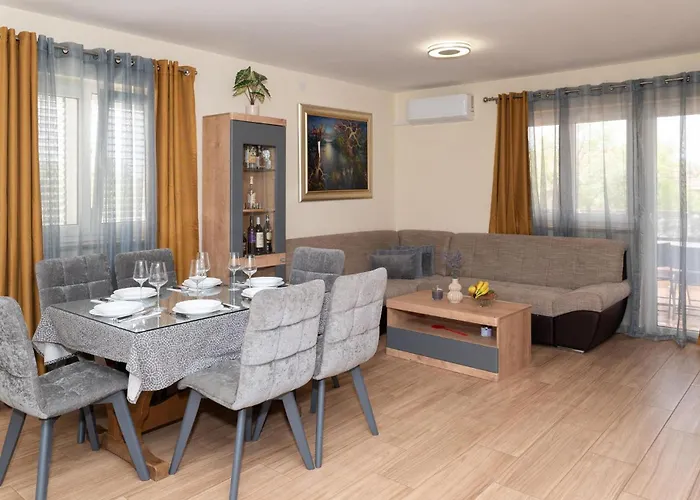 Vakantiehuis 5 Bedroom Amazing In *