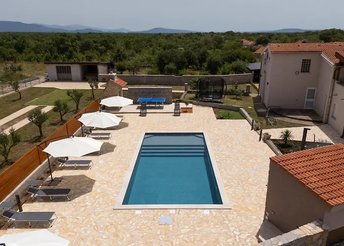 Vakantiehuis 5 Bedroom Amazing In