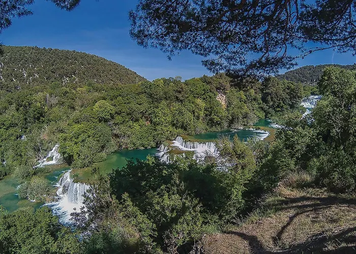 5 Bedroom Amazing In *